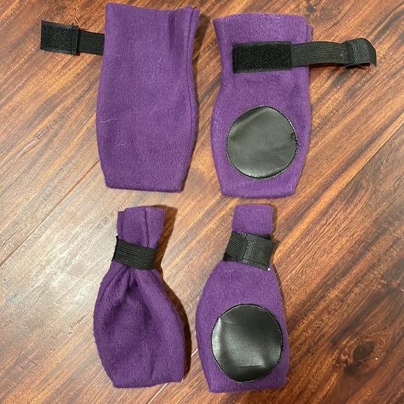 Dickens’ Closet, Purple Fleece Dog Booties. Size L (40-60 lbs.) - Picture 2 of 3